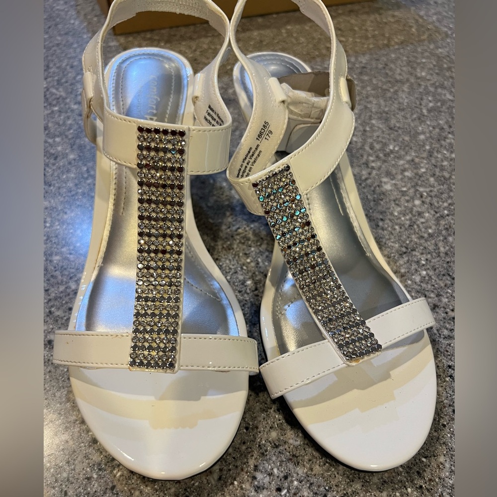 Comfort Plus by Predictions Swanky White Patent wedge sandal.  NWT Size 8W